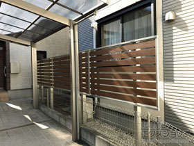 のフェンス・柵 ルシアスフェンスF04型 横板 木目カラー 2段支柱 自立建て用（パネル1段） 施工例