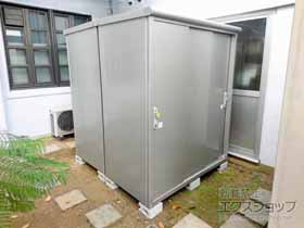 の物置・屋外倉庫 エスモ 一般型 1650×900×1959 ESE-1609A-SS 施工例