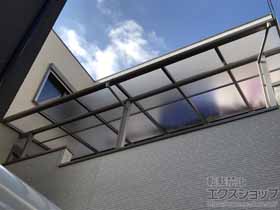 のバルコニー・ベランダ屋根 ヴェクターテラス F型 屋根タイプ 連棟 積雪〜20cm対応 施工例