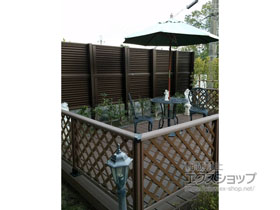 のフェンス・柵 シンプレオフェンス13型 目隠しルーバー 3段支柱 自立建て用（パネル2段） 施工例