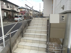 のフェンス・柵 グリップライン 歩行補助手すり アルミタイプ 施工例