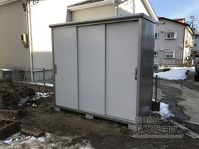 の物置・屋外倉庫 エスモ 一般型 2100×900×1959 ESE-2109A-PW 施工例