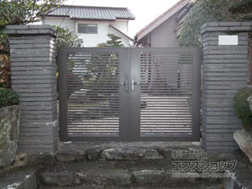 の門扉 ライシス門扉 1型 細横桟 両開き 柱使用 施工例