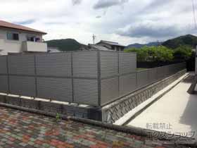 のフェンス・柵 ミエーネフェンス 目隠しルーバータイプ 自由柱施工 施工例