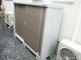 の物置・屋外倉庫 シンプリー 一般型 1740×515×1303（MJX-175C-P） MJX-175C-P-AR 施工例