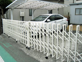 のカーゲート レイオス2型 ノンレール 両開き 37-37W 施工例