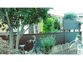 のフェンス・柵 ミエーネフェンス 目隠しルーバータイプ 自由柱施工 施工例