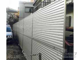 のフェンス・柵 ミエーネフェンス 目隠しルーバータイプ 2段支柱 自立建て用 施工例