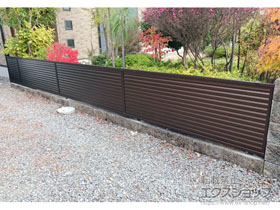 のフェンス・柵 ミエーネフェンス 目隠しルーバータイプ 自由柱施工 施工例