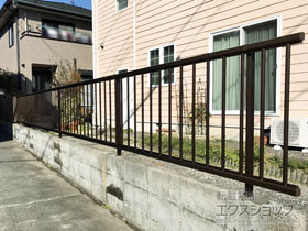 のフェンス・柵 ミエッタフェンス 防犯たて格子タイプ 自由柱施工 施工例