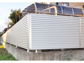 のフェンス・柵 ミエーネフェンス 目隠しルーバータイプ 自由柱施工 施工例