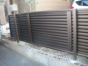 のフェンス・柵 ミエーネフェンス 目隠しルーバータイプ 自由柱施工 施工例