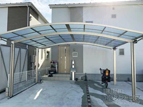 YKKAPのカーポート レイナツインポートグラン　積雪～20cm対応 施工例