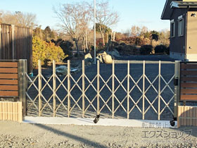 のカーゲート トリップゲート RA型 ノンレール 片開き 30S 施工例