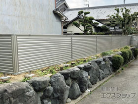 のフェンス・柵 ミエーネフェンス 目隠しルーバータイプ 自由柱施工 施工例