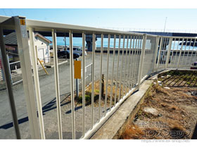 のフェンス・柵 ミエッタフェンス 防犯たて格子タイプ 自由柱施工 施工例