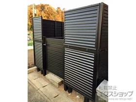 YKKAPの門扉 シンプレオ門扉5型 横目隠し 片開き 門柱使用 施工例