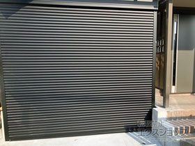 のガレージシャッター ガレージシャッタークワトロ 電動式 外部付タイプ ※外部停電時開閉機構 施工例