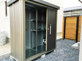 の物置・屋外倉庫 エスケーエイト SK8-50 一般型 1800×800×1940 SK8-50-GK 施工例