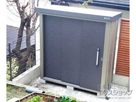 の物置・屋外倉庫 エスケーエイト SK8-50 一般型 1800×800×1940 SK8-50-GK 施工例