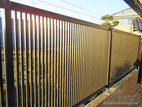 のフェンス・柵 ライシスフェンス 2型 細たて桟 フリーポールタイプ 施工例