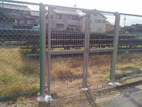 の門扉 イーネット門扉2型 両開き　門柱使用 施工例