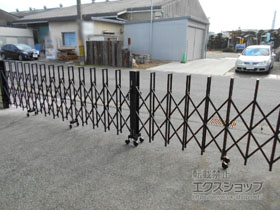 のカーゲート トリップゲート RB型 ノンレール 両開き 82W(41S+41M) 施工例