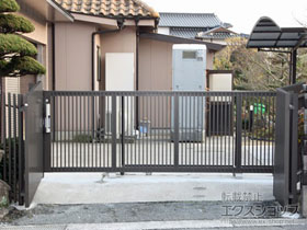 のカーゲート ジャンボスライドＮ-ＡＬ型 Ｆ2タイプ 縦格子 片引き 手動 施工例