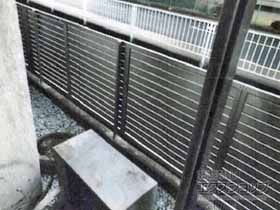 のフェンス・柵 プレスタフェンス 7Y型 横スリット フリーポールタイプ 施工例