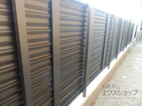 のフェンス・柵 シンプレオフェンス13型 ルーバー 自由柱施工 施工例
