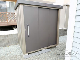 の物置・屋外倉庫 エスケーエイト SK8-70 一般型 1800×1200×1940 SK8-70-GK 施工例