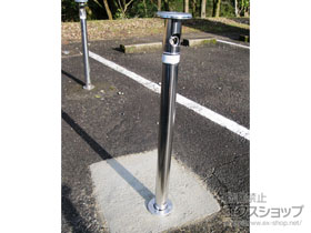 のカーゲート スペースガード（車止め）F48型 埋込式 キー付き 施工例