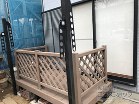 のウッドデッキ リウッドデッキ 200＋リウッドデッキフェンス 2型＜ラチス格子＞ 施工例