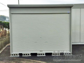 の物置・屋外倉庫 Mr.トールマンダンディ (シャッター扉) 一般型 2900×2290×2570（JNE-2922） JNE-2922-W 施工例
