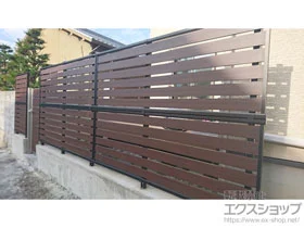 YKKAPのフェンス・柵・塀 モクアルフェンス 横板タイプ 2段支柱 ブロック建て用（パネル2段）※柱別途 施工例