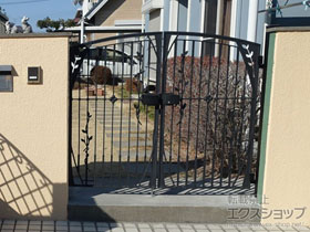 の門扉 ハーベリー1型 両開き 門柱タイプ 施工例