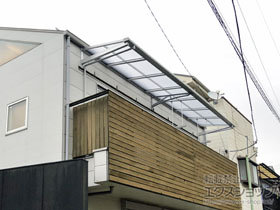 のバルコニー・ベランダ屋根 スピーネ F型 ルーフタイプ 連棟 積雪〜20cm対応 施工例