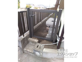 の門扉 プレスタ門扉 2型 細たて桟 片開き 柱使用 施工例