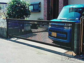 のカーゲート 【特注】ワイドオーバードアS2型 電動式 施工例