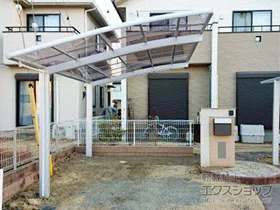LIXIL(リクシル)のカーポート ネスカR (ラウンドスタイル) 積雪～20cm対応 施工例