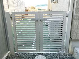 の門扉 プレスタ門扉 3型 太横桟 両開き 柱使用 施工例