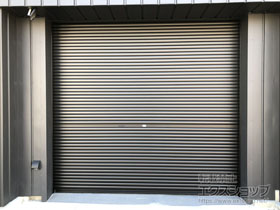 のガレージシャッター ガレージシャッタークワトロ 手動式 内部付タイプ 施工例