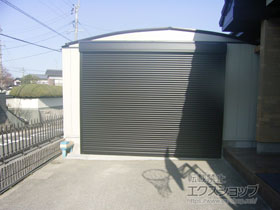 のガレージシャッター ガレージシャッタークワトロ 電動式 外部付タイプ 施工例