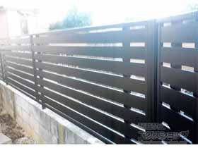 のフェンス・柵 シンプレオフェンスSY1型 横スリット 自由柱施工 施工例