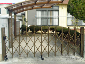 のカーゲート トリップゲート RA型 ノンレール 片開き 33S*施錠機能無し 施工例