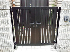 の門扉 ライシス門扉 4型 太たて桟 両開き 柱使用 施工例