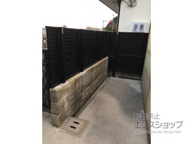 のフェンス・柵 ミエーネフェンス 目隠しルーバータイプ 自由柱施工 施工例