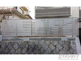 のフェンス・柵 シンプレオフェンスSY1型 横スリット　自由柱施工 施工例