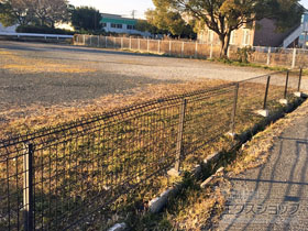のフェンス・柵 イーネットフェンス1F型 自由柱施工 施工例