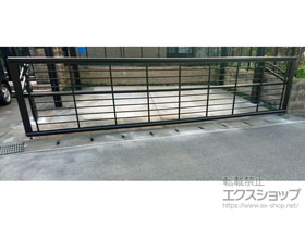 のカーゲート ルシアスアップゲートワイド 1型 横格子 手動 施工例